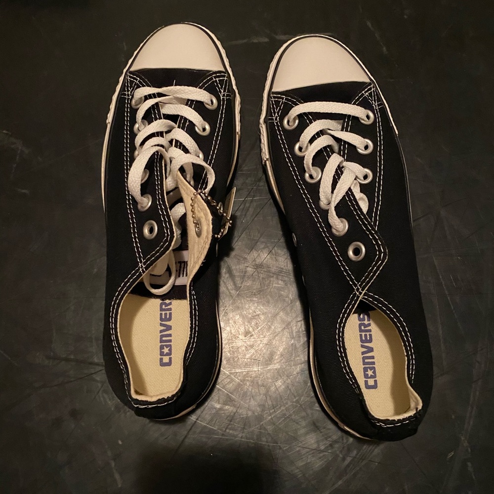 Never worn Converse